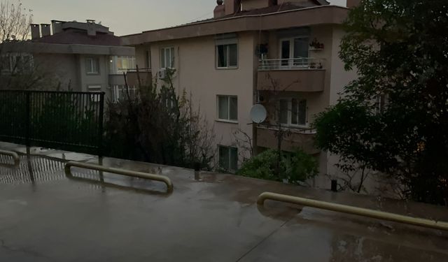 Yanlış geri vitese aldı, 7 metre yükseklikten düştü