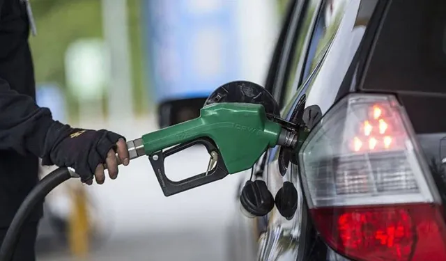 Sürücülere müjde: Akaryakıtta bu gece çifte indirim bekleniyor