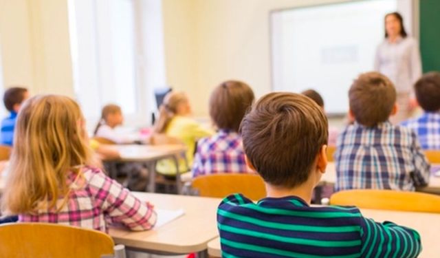 Çeşme’de ara tatil çocuklar için tiyatro şölenine dönüşüyor