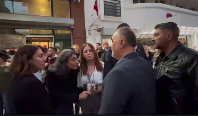 Transları Anma Günü'nde trans onur bayrağı gerilimi