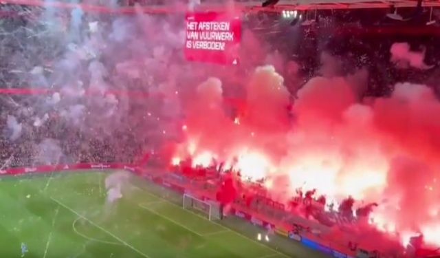 Ajax maçında yangın çıktı! Hakem maçı erteledi