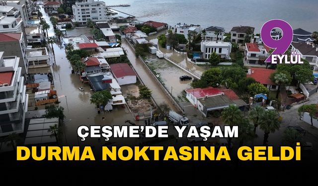 Tatil cenneti Çeşme sulara teslim: Sokaklar nehre döndü, araçlar mahsur kaldı