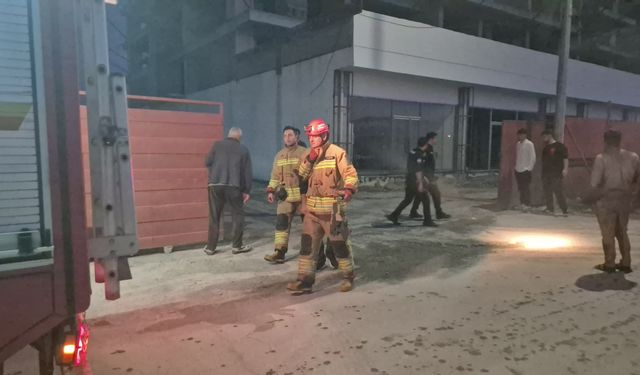 Manisa'da üzerine çelik kapı düşen işçi hayatını kaybetti