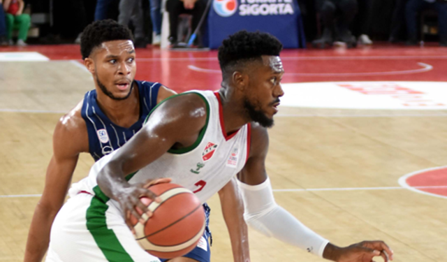 Karşıyaka'da Moore takımdan ayrıldı