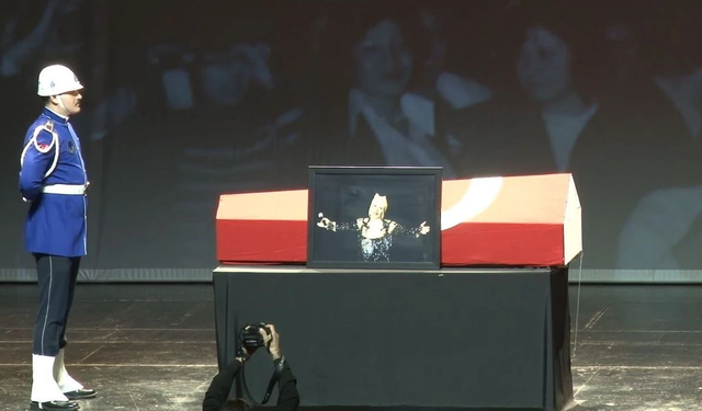 Usta sanatçıya veda: Muazzez Abacı için AKM’de hüzünlü tören