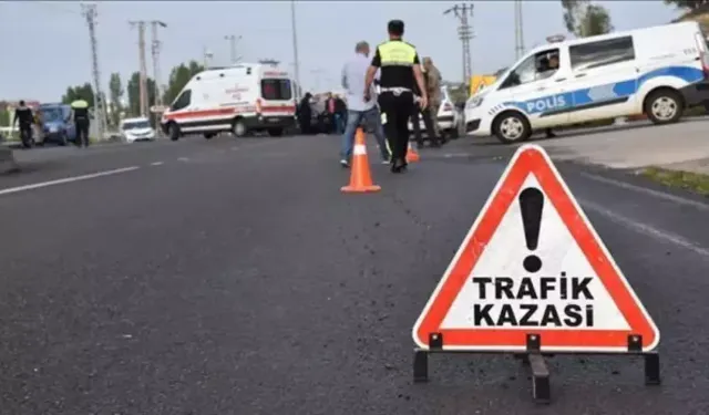 Karşıyaka–Bayraklı Tünelleri yolunda 4 araçlı kaza: Trafik 2 kilometre kilitlendi