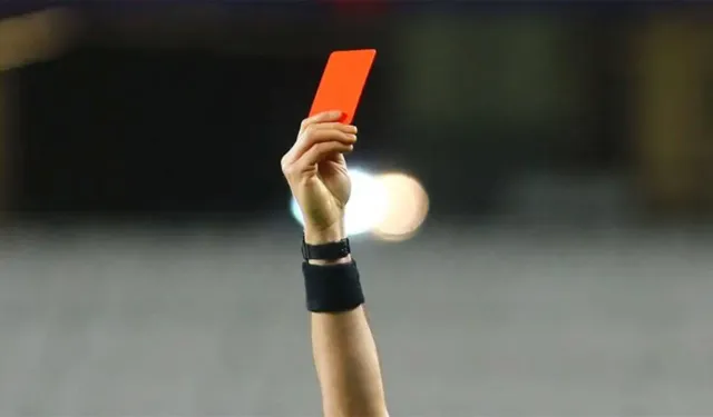 Kartlar derbinin kaderini belirliyor