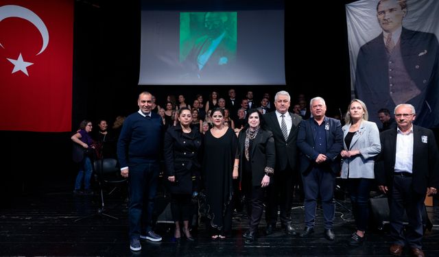 Konak’ta şarkılar Ata için söylendi