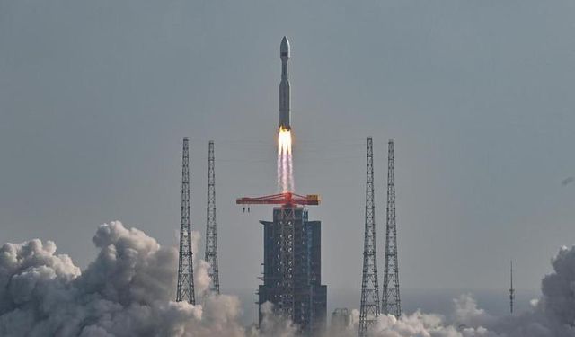 Çin, alçak yörüngeye yeni internet uydu grubunu başarıyla gönderdi