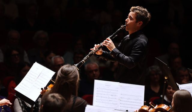 İzmir Oda Orkestrası, Pablo Barragán ile büyüledi