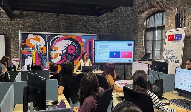 Gençler için yeni yıl öncesi dijital atölye şöleni başlıyor