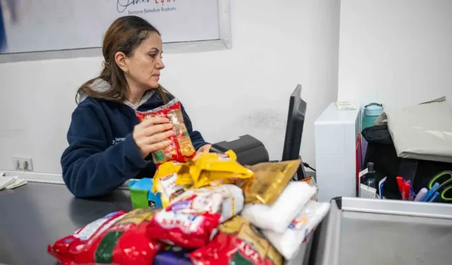 Bornova Belediyesi’nden yeni yıl öncesi dayanışma hamlesi: 3 bin 500 ailenin Kent Market kartına ek kredi