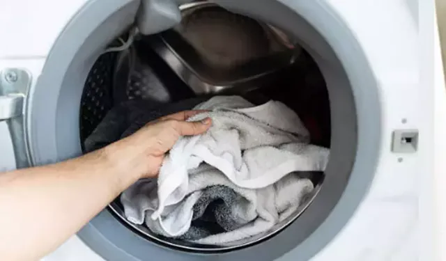 Ne deterjan ne sirke… Çamaşırları bembeyaz yapan doğal formül şaşırttı