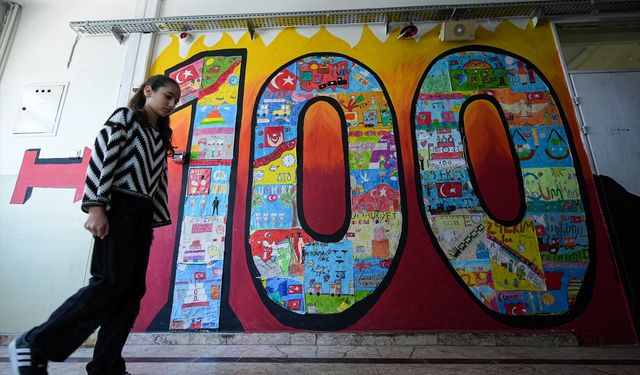 Okul zilinden sonra sanat başlıyor: İzmir’de akran zorbalığına kemanla, tiyatroyla son