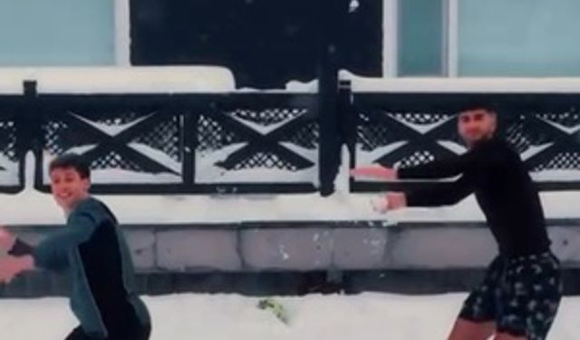 Arda Güler, memleketi Bolu'da arkadaşıyla top oynadı