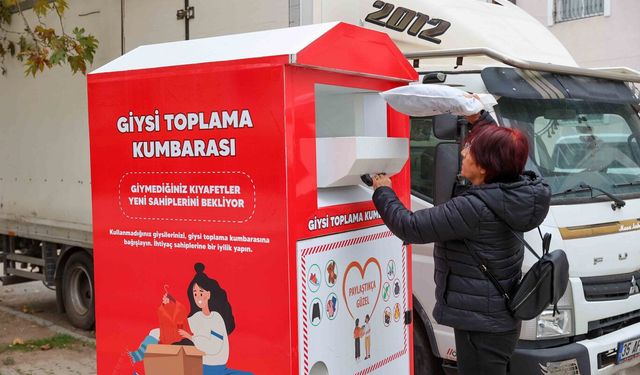 Buca’da giysi kumbaraları ile dayanışma büyüyor