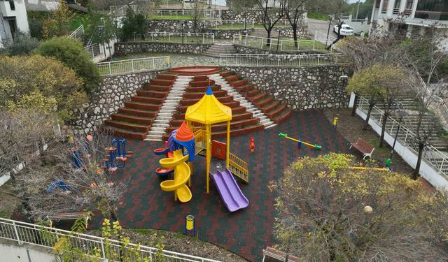 Buca’da sosyal yaşam alanlarına modern dokunuş: Merdivenli Park baştan aşağı yenilendi