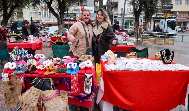 Buca’da yeni yıl heyecanı sokağa taştı: El emeği pazarı ziyaretçi akınına uğruyor