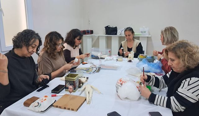Çiğli’de kadınlar kitre bebek sanatıyla kültürel mirası geleceğe taşıyor