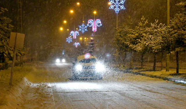 Meteoroloji 9 ili tek tek uyardı: Kuvvetli kar geliyor, lapa lapa yağacak!