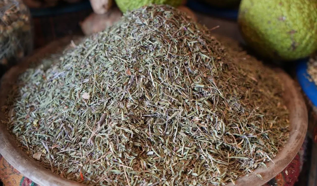 Bir tutamı yetiyor! Kışın doğal gripsavarı: Zahter çayı