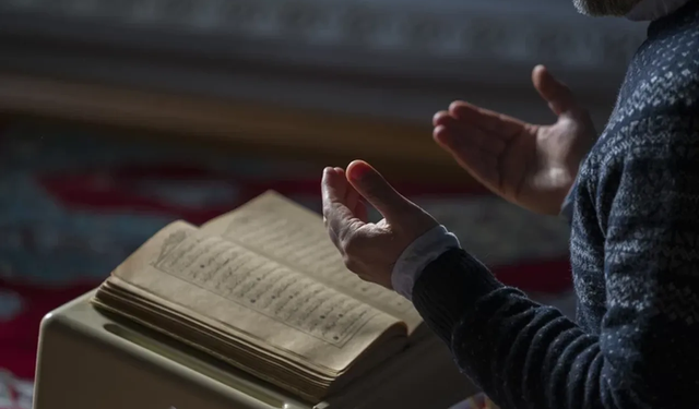 Regaib Kandili nasıl ibadet edilmeli? Regaib Kandili’nde kılınacak namazlar ve okunacak dualar