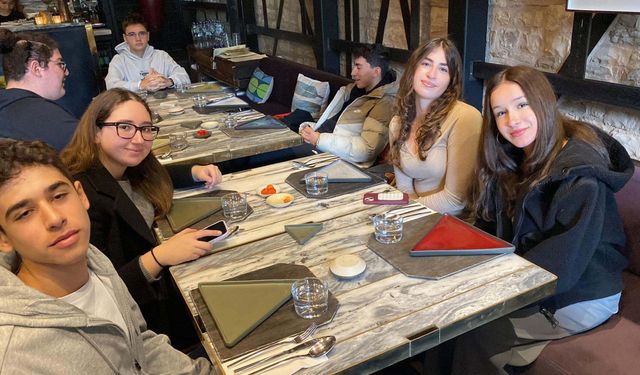 İzmirli liselilerden Ege’nin gizli hazinesine yolculuk: “Bilinmeyen Miras” Atina yolcusu