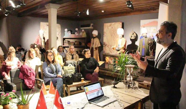 İzmir’de eğitimciler felsefenin ışığında buluştu