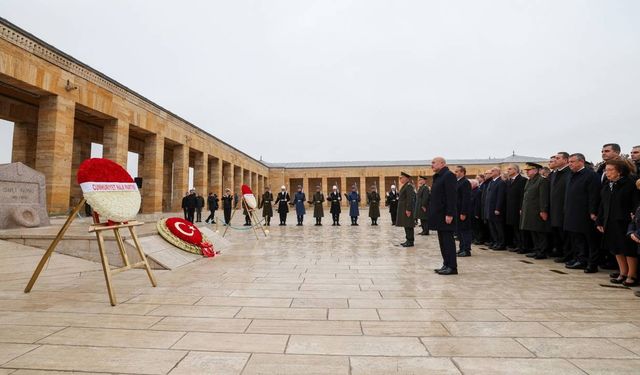 Özgür Özel, İsmet İnönü’yü anma törenine katıldı