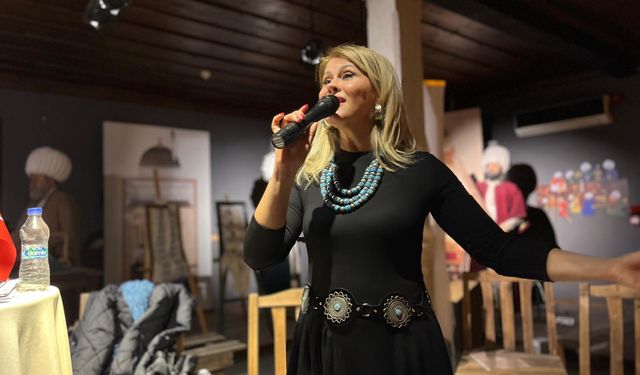 İzmir Cumhuriyet Müzesi’nde tarih ve sanat buluşması: Öğretmenler Türk müziğinin derinliklerine indi