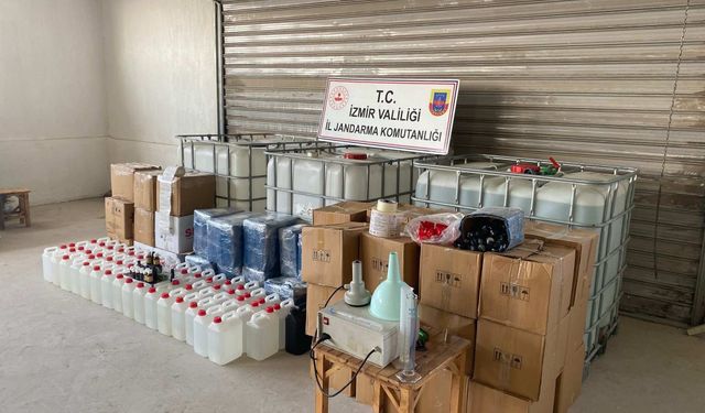 İzmir'de yılbaşı öncesi zehir tacirlerine jandarma darbesi: Tonlarca kaçak madde ele geçirildi