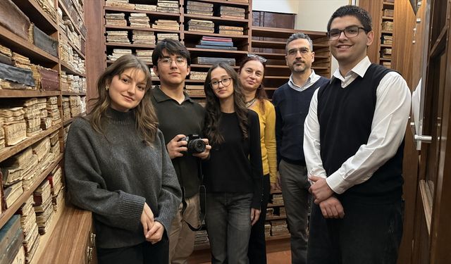 Tarihin tozlu raflarına gençlik dokunuşu: Tire’nin hazinesi Necip Paşa Kütüphanesi liselilerin kadrajında hayat buldu