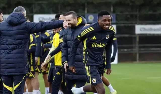 Fenerbahçe’de Anthony Musaba sarı lacivertli formayla ilk idmanına çıktı