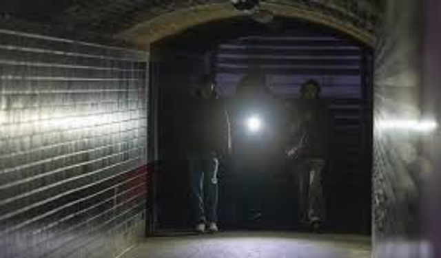 Sabotaj! Elektrikler kesildi, eğitime ara verildi!