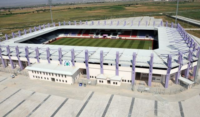 Şampiyonluk yolundaki Karşıyaka’ya deplasman şoku: Kırık koltuk bahanesiyle taraftara kapı kapandı