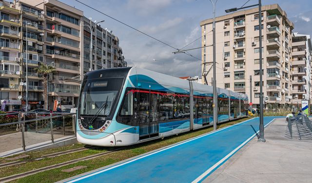 İzmir’de fırtına Konak Tramvayı’nı vurdu: Seferler gecikmeli yapılıyor