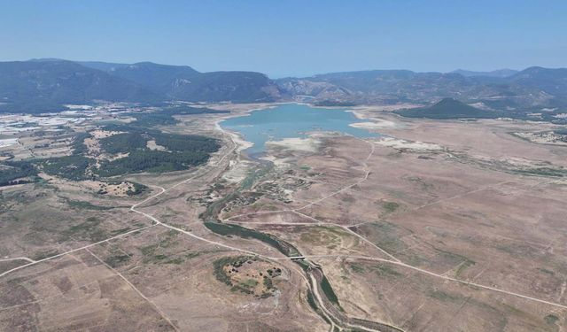 İzmir’in su çilesi bitmiyor: Barajlarda ibre yeniden kırmızıya döndü