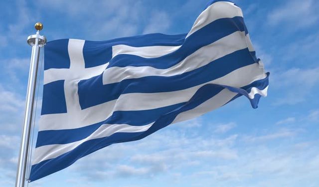 Yunanistan hava sahasında ani duruş: Uçuşlar iptal, rotalar değişti