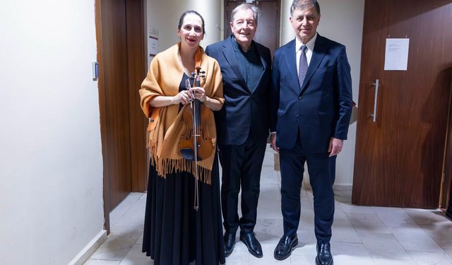 İzmir Oda Orkestrası’ndan muhteşem performans