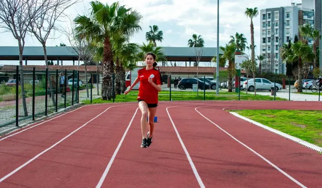 Karşıyaka’nın genç atleti İrem Yolaçan Türkiye şampiyonu oldu