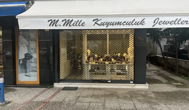 Konak’ta kuyumcuya silahlı soygun girişimi: Panik yaratan şüpheli kısa sürede yakalandı