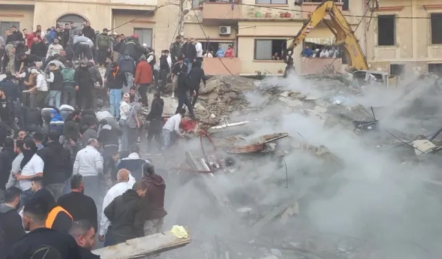 Eski bina çöktü: Çok sayıda ölü var