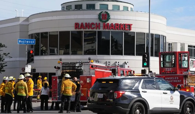 Korkunç kaza: Marketin içine giren araç can aldı, 3 ölü 6 yaralı