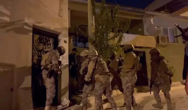 İzmir'de FETÖ operasyonu