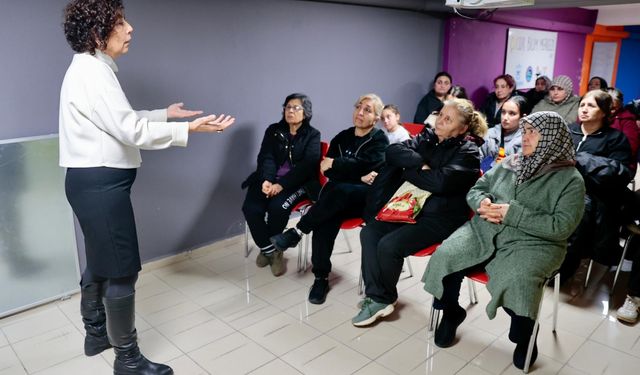 Medeni Kanun’un kazanımları Konak’ta masaya yatırıldı