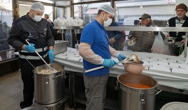 İzmir’de dayanışma ağı büyüdü: Büyükşehir milyonlara ulaştı