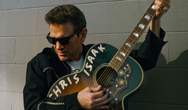Rock müziğin efsanevi sesi Chris Isaak Türkiye turnesine çıkıyor