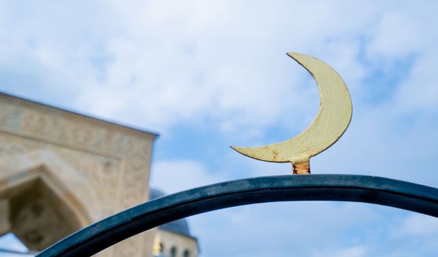 6 Mart İzmir İftar, Sahur ve Teravih Saatleri 2026