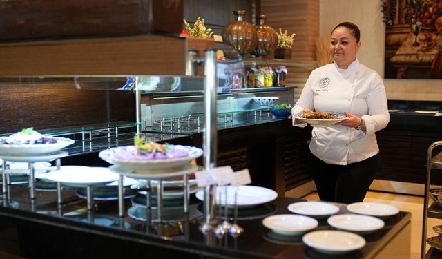 Depremzede şef, Hatay mutfağını İzmir'de iftar sofralarına taşıyor