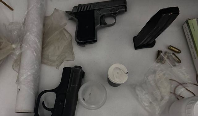 İzmir'de uyuşturucu operasyonlarında 10 zanlı tutuklandı